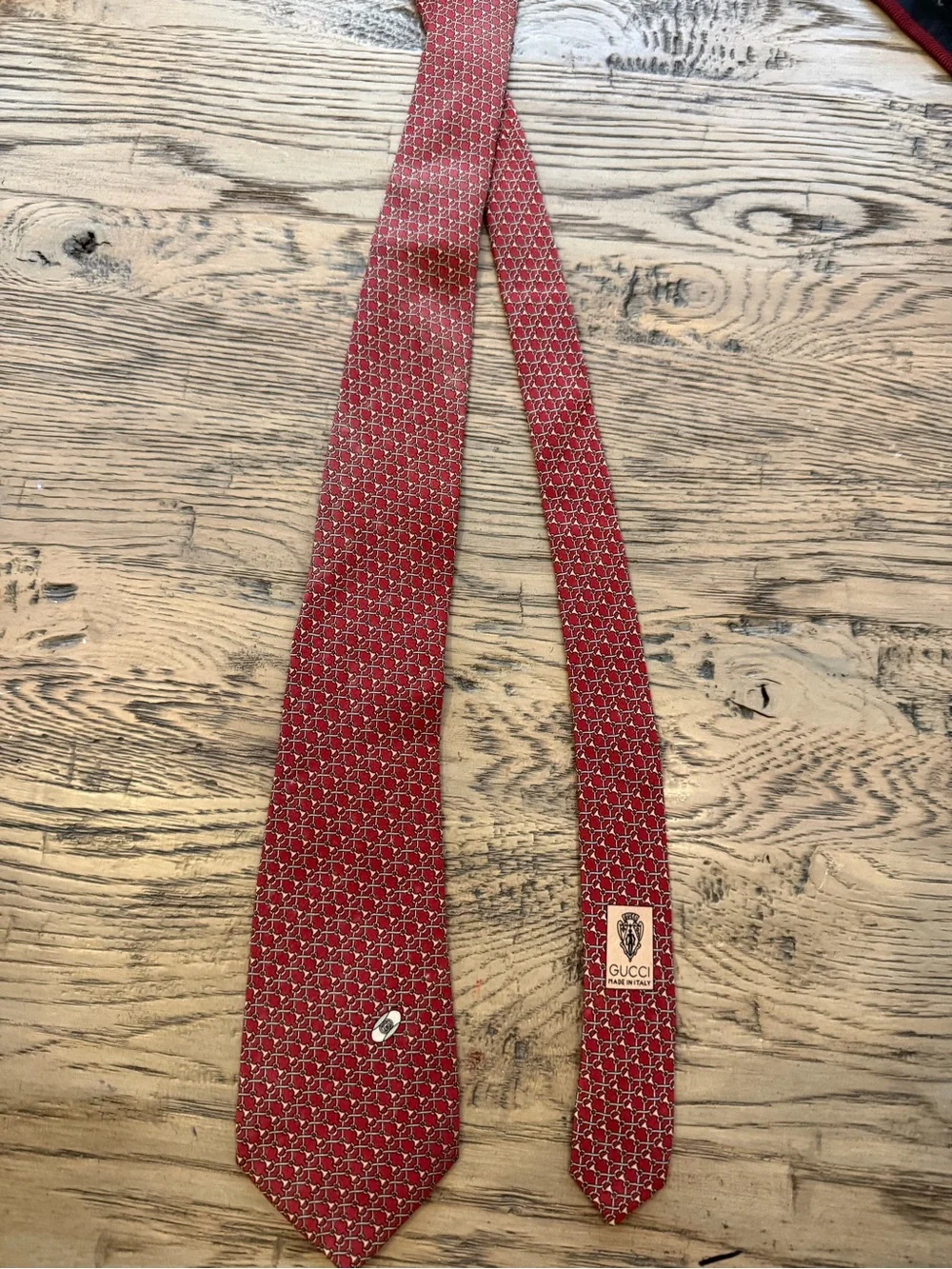 Gucci Red & Cream Interlocking Pattern Silk Tie